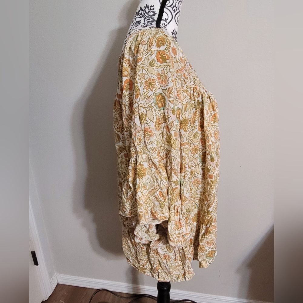 Fall boho leaf design top - Picture 2 of 7